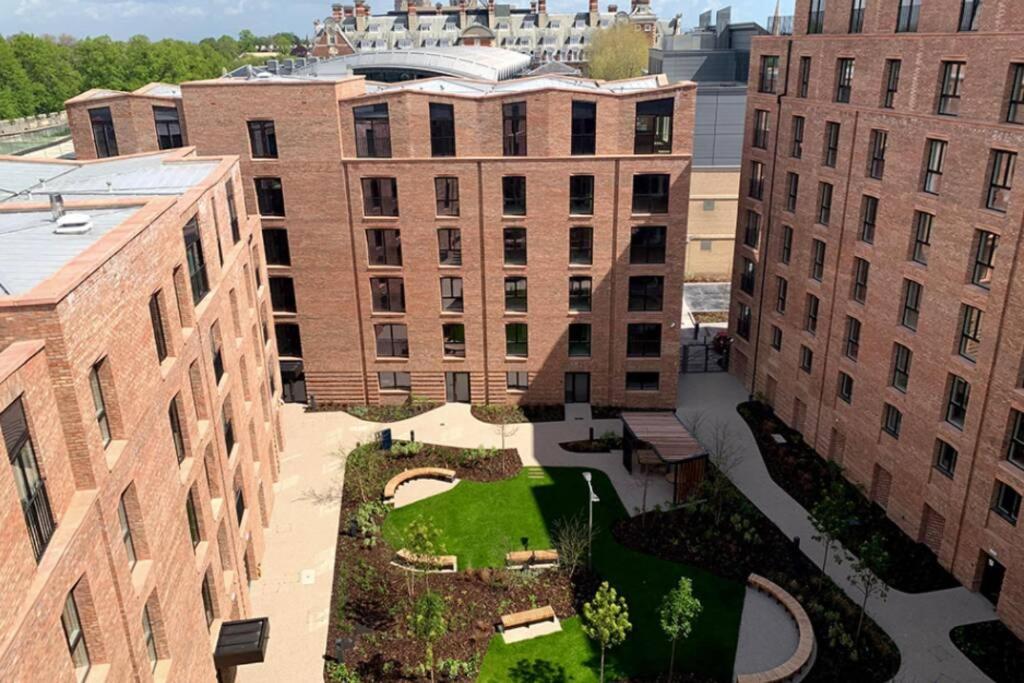 Luxury One Bedroom Apartment Within The City Walls Йорк Экстерьер фото