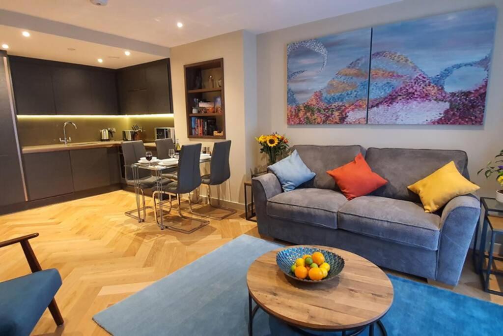 Luxury One Bedroom Apartment Within The City Walls Йорк Экстерьер фото