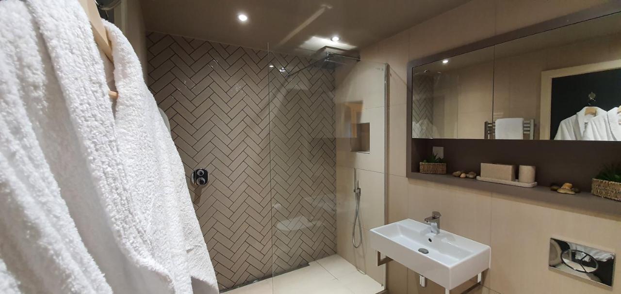 Luxury One Bedroom Apartment Within The City Walls Йорк Экстерьер фото